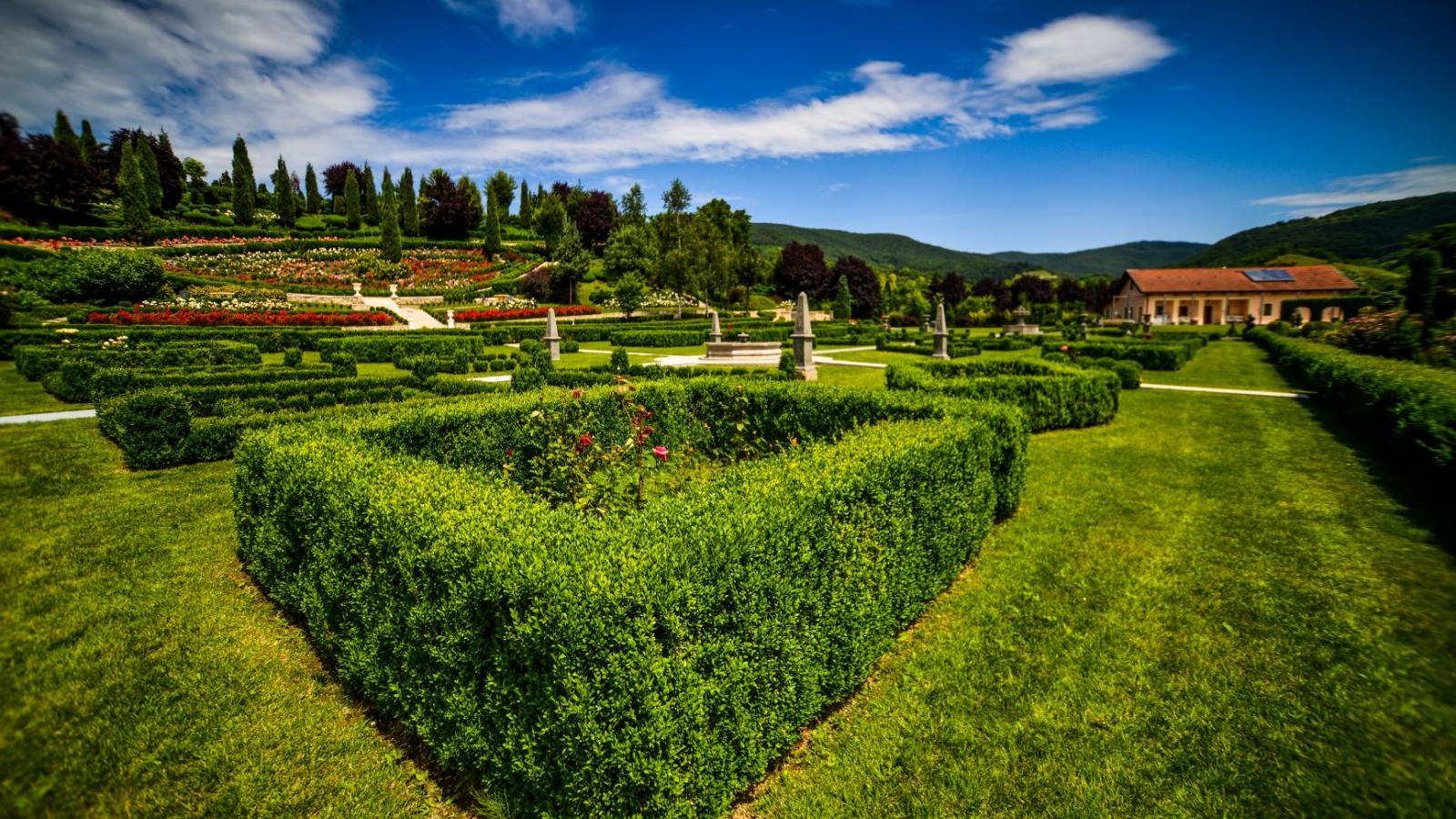 I Giardini di Zoe - cel mai mare proiect Giulio Transit